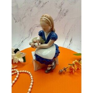 Copenhagen B&G Bing & Grondahl Ida's Flowers Girl‎ W Tulips 2298 Figurine. Mint